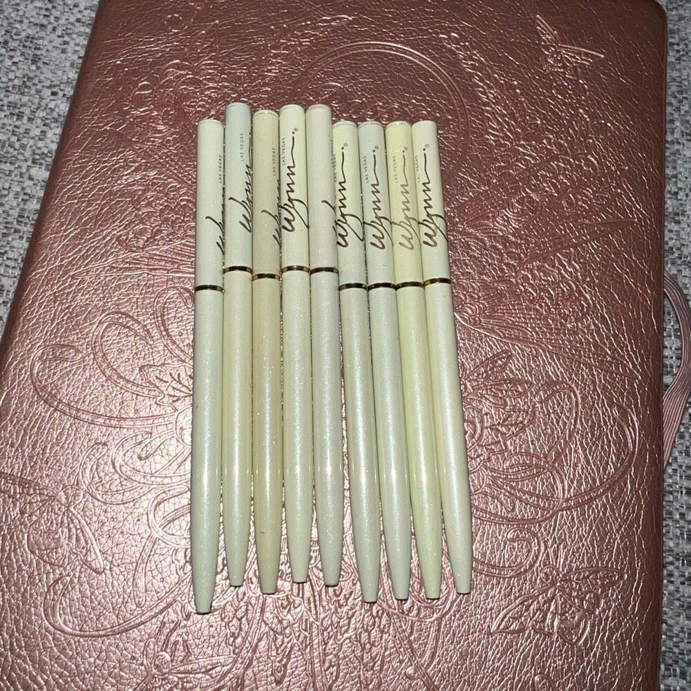 Wynn Las Vegas hotel bundle of 10 souvenir twist-top slim , mint pearlized